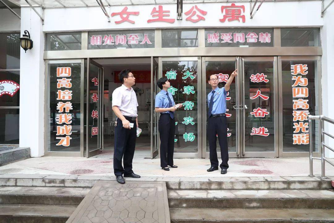 华医皮肤病专科医院，专业服务，温暖守护——您的皮肤健康守护者