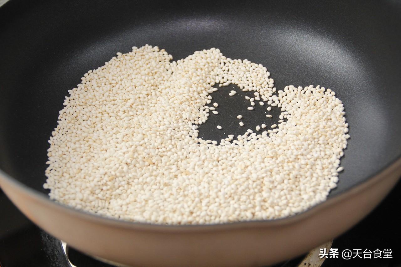 揭秘白小姐四必选一肖期期准的真相，理性看待彩票预测