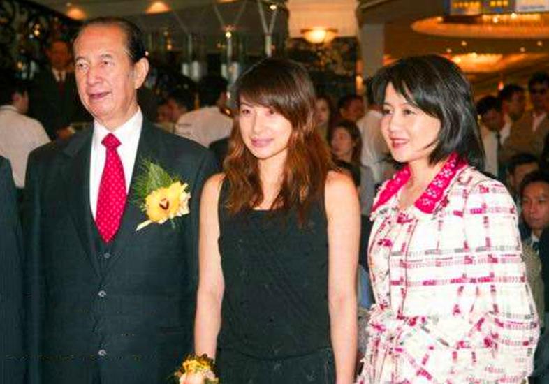 2004年新澳门天天开好彩，幸运之门与梦想的交汇