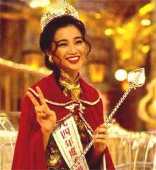 澳门天天资料免费大全，揭秘澳门博彩业背后的秘密与真相
